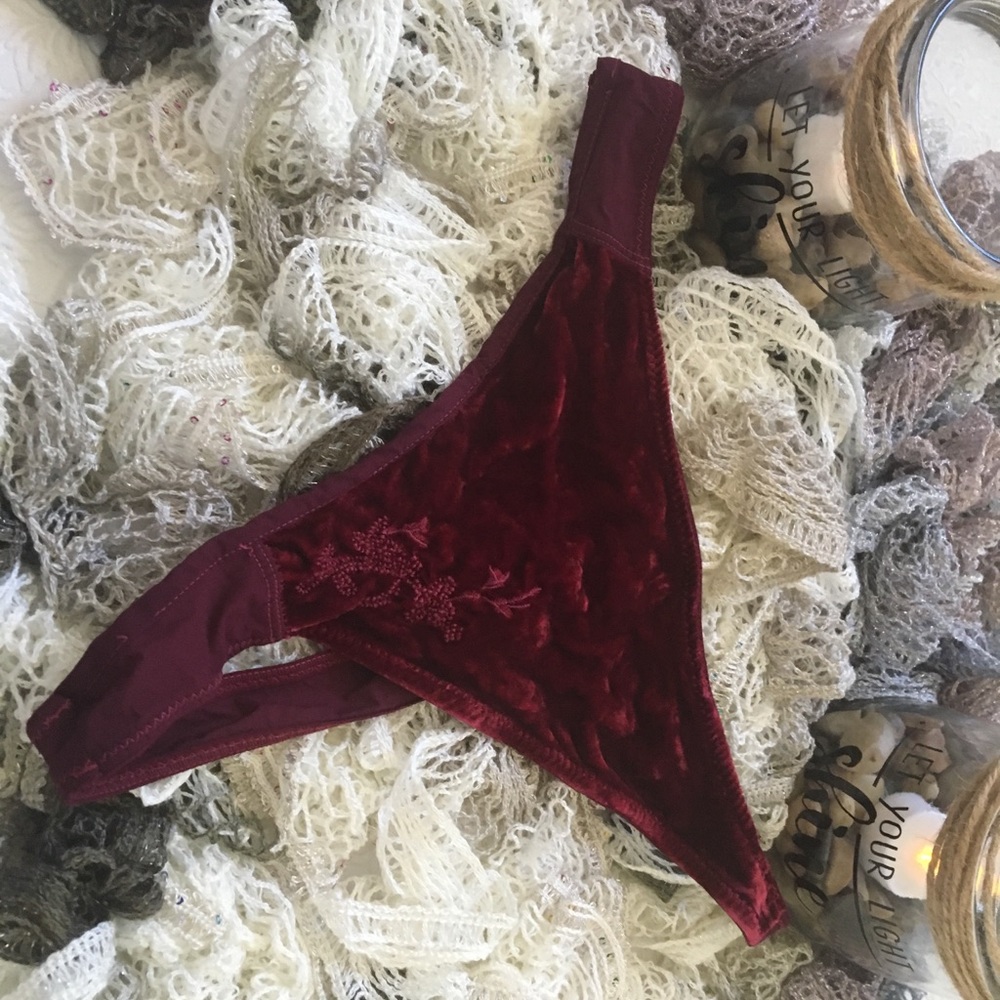 💖Maroon Velvet Victoria’s Secret Panties💖